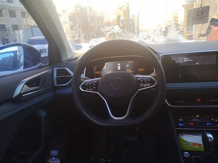 Фото 3 - Volkswagen Tharu