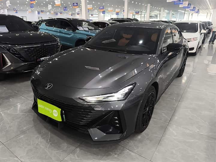 Фото 1 - Changan UNI-V Hybrid