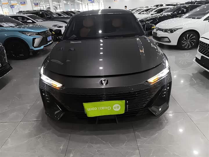 Фото 3 - Changan UNI-V Hybrid