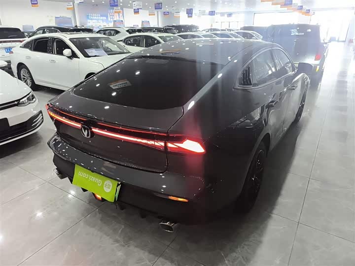 Фото 7 - Changan UNI-V Hybrid