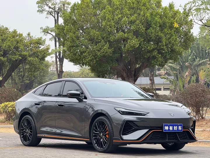 Фото 3 - Changan UNI-V