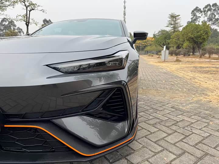 Фото 7 - Changan UNI-V