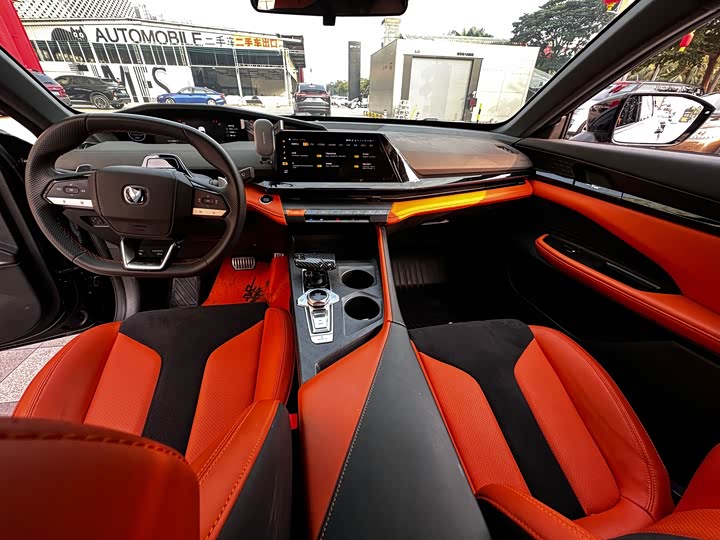 Фото 7 - Changan UNI-V