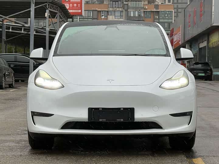 Фото 2 - Tesla Model Y