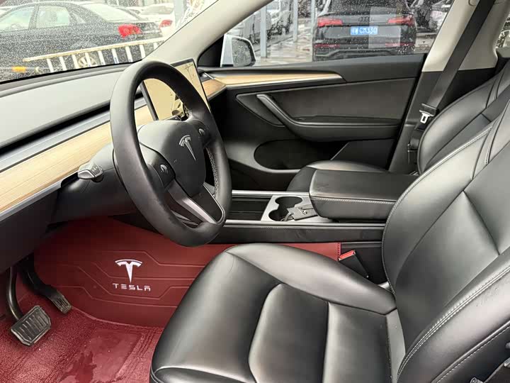 Фото 4 - Tesla Model Y