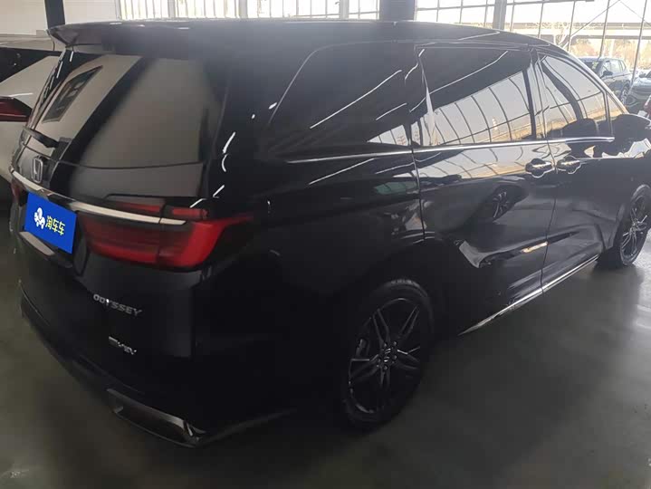 Фото 3 - Honda Odyssey