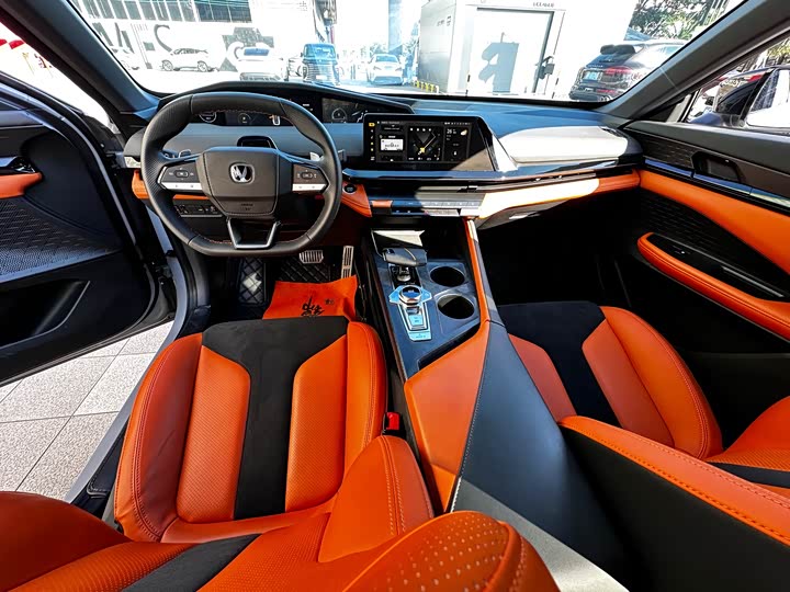 Фото 6 - Changan UNI-V