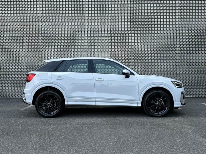 Фото 3 - Audi Q2L