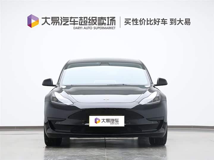 Фото 2 - Tesla Model 3