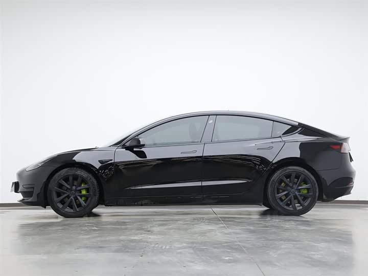 Фото 5 - Tesla Model 3