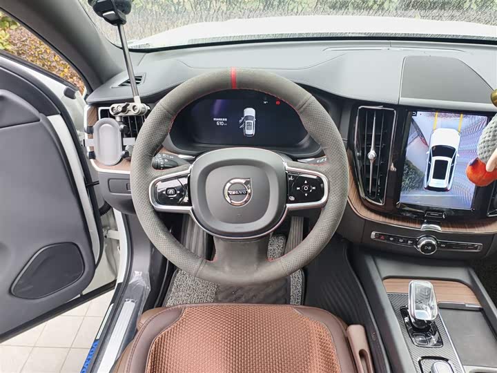 Фото 3 - Volvo XC60