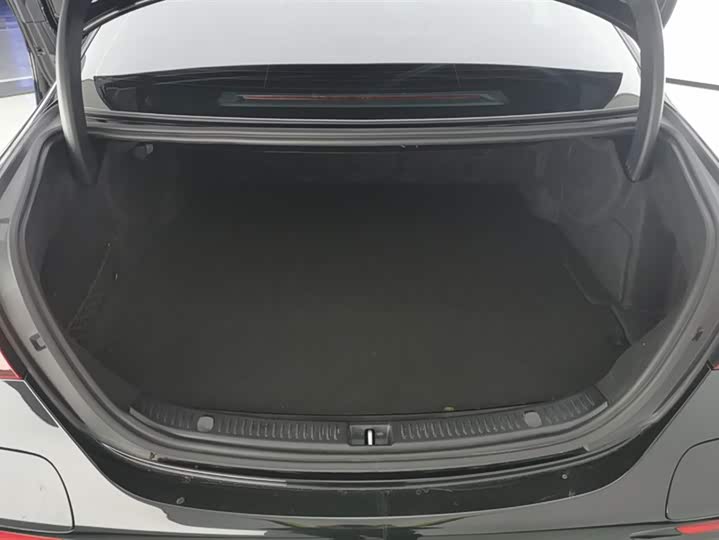 Фото 4 - Mercedes-Benz E-Class Hybrid