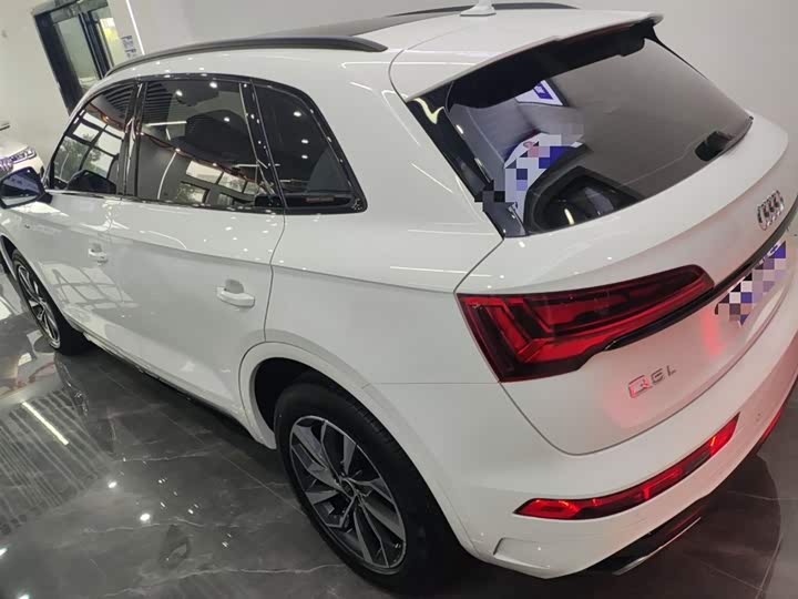 Фото 5 - Audi Q5L