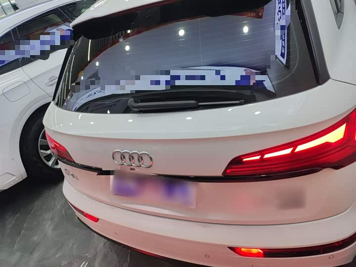 Фото 6 - Audi Q5L