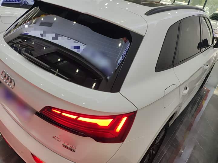 Фото 7 - Audi Q5L