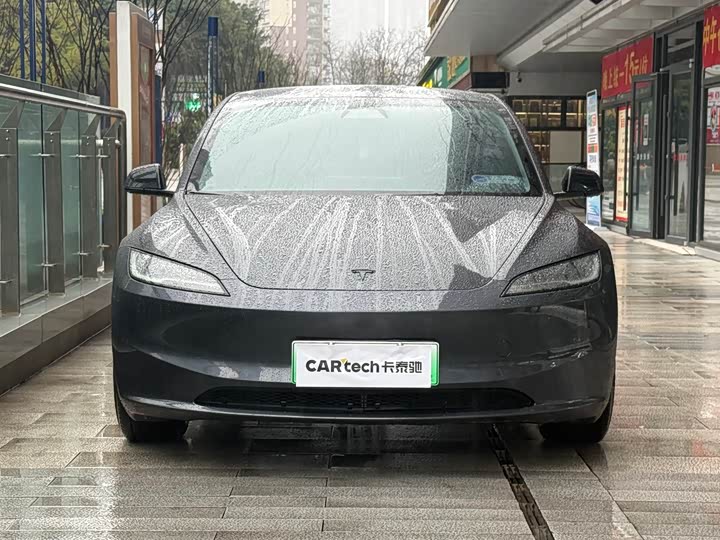 Фото 2 - Tesla Model 3