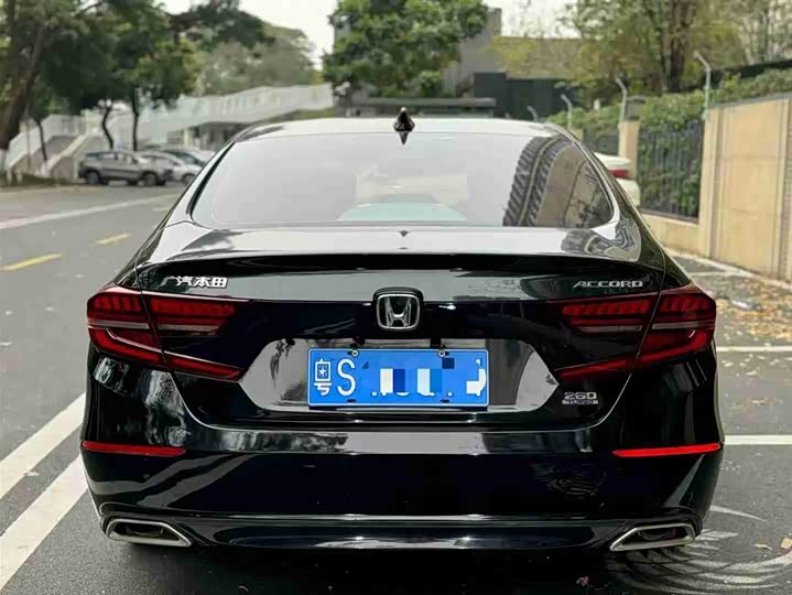 Фото 5 - Honda Accord