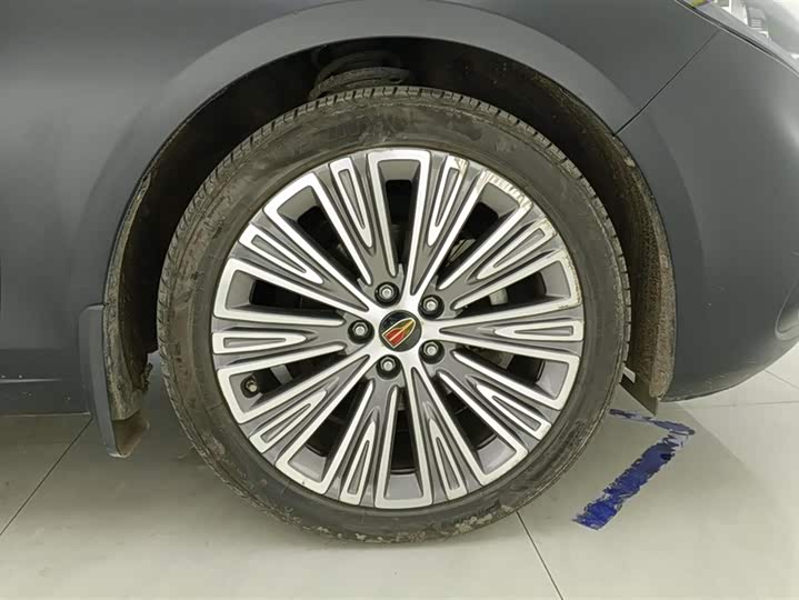 Фото 6 - Hongqi H5