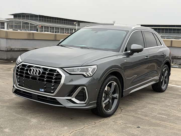 Фото 1 - Audi Q3