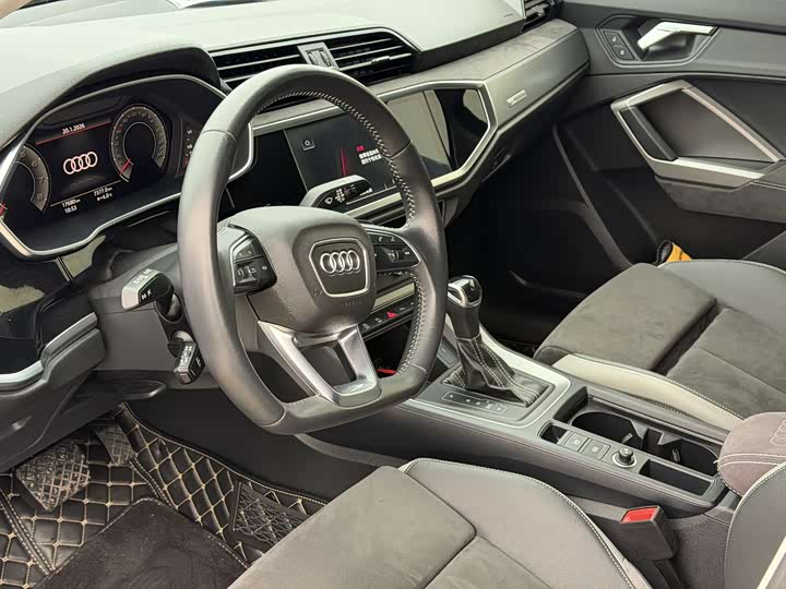 Фото 4 - Audi Q3