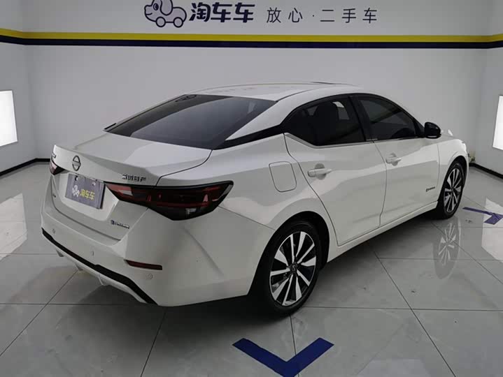 Фото 3 - Nissan Sylphy