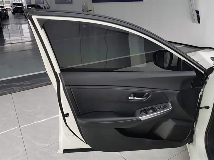 Фото 7 - Nissan Sylphy