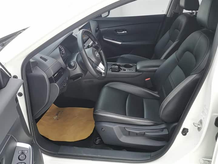 Фото 9 - Nissan Sylphy