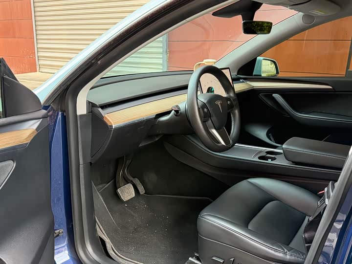 Фото 4 - Tesla Model Y