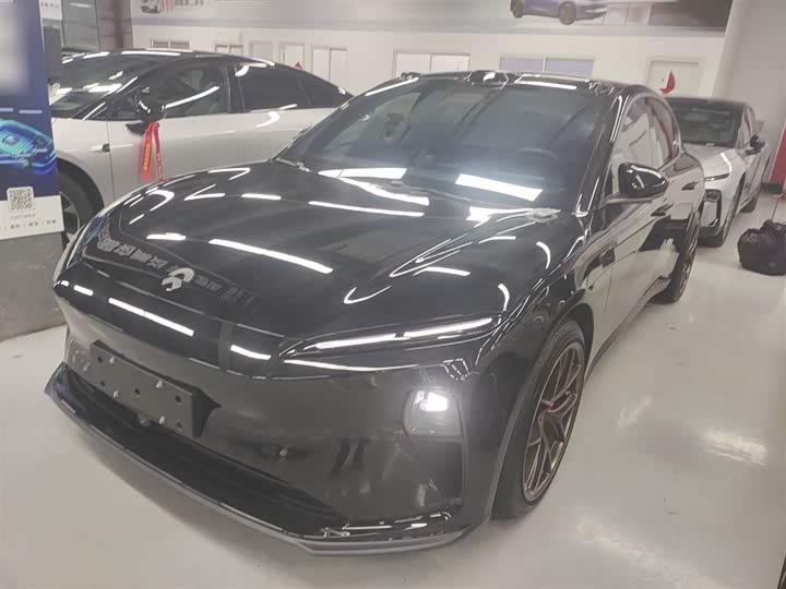 Фото 1 - Nio ET5