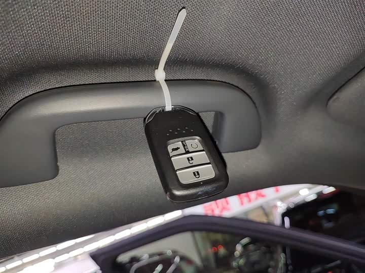 Фото 9 - Honda UR-V