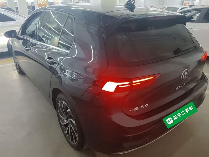 Фото 5 - Volkswagen Golf