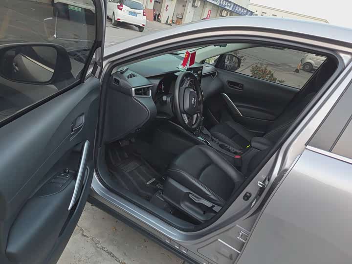 Фото 3 - Toyota Corolla Cross