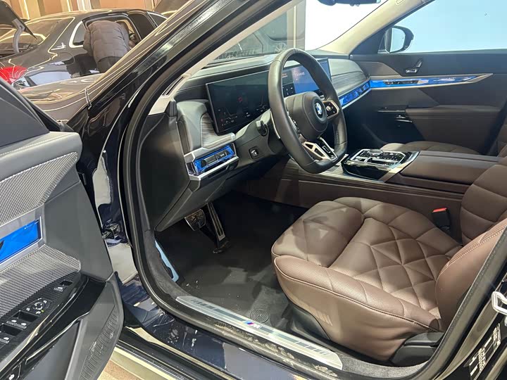 Фото 6 - BMW 7 Series