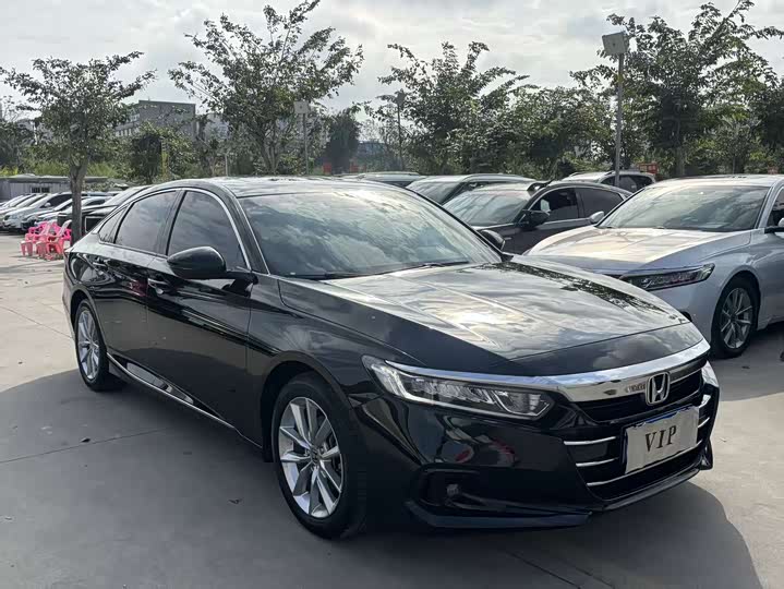 Фото 3 - Honda Accord