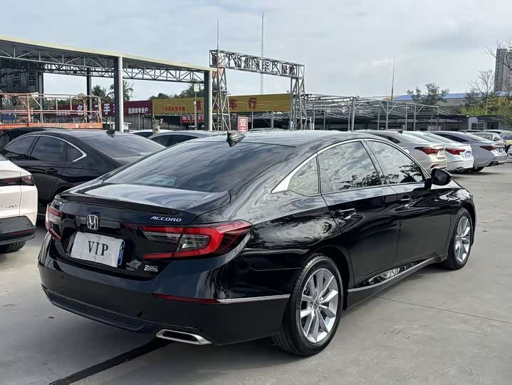 Фото 9 - Honda Accord