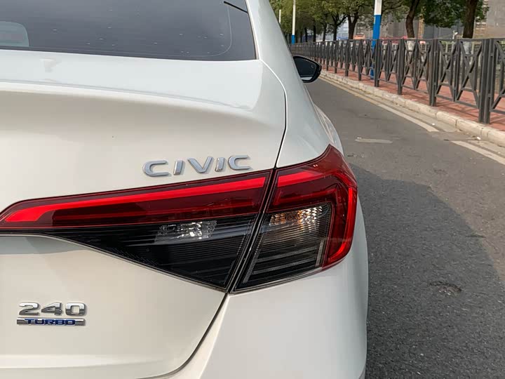 Фото 9 - Honda Civic