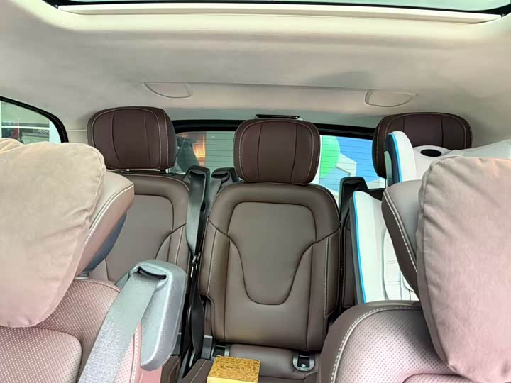 Фото 6 - Mercedes-Benz V-Class