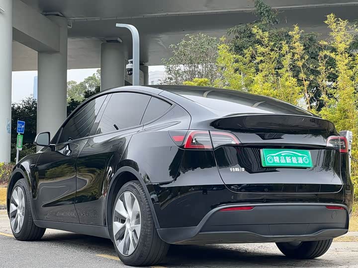 Фото 5 - Tesla Model Y