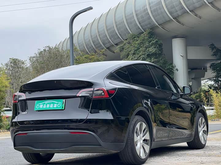 Фото 7 - Tesla Model Y