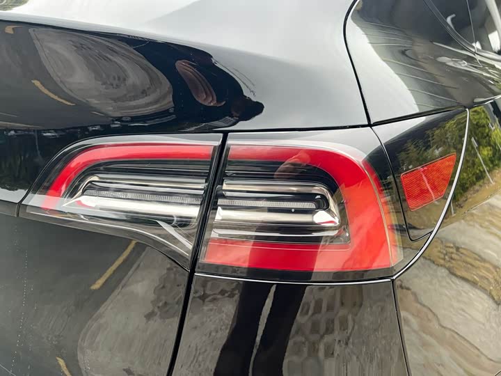 Фото 8 - Tesla Model Y