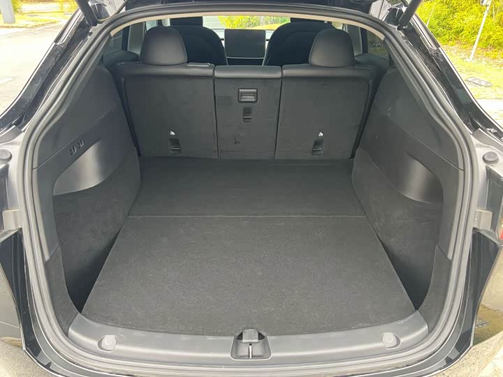 Фото 9 - Tesla Model Y