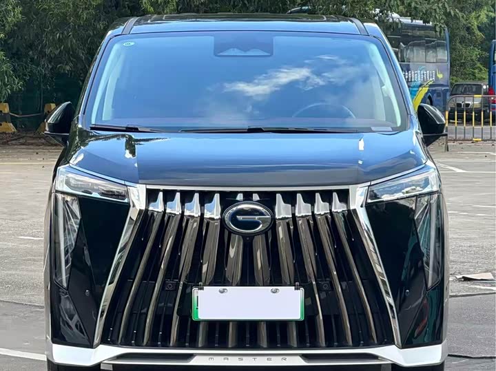 Фото 2 - GAC Trumpchi E9