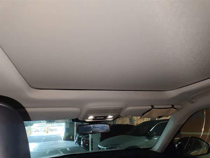 Фото 9 - Ford Explorer