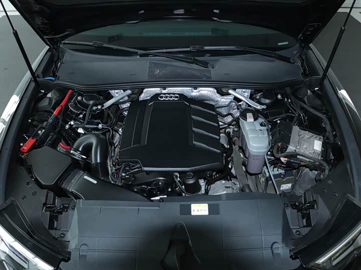 Фото 9 - Audi A6L