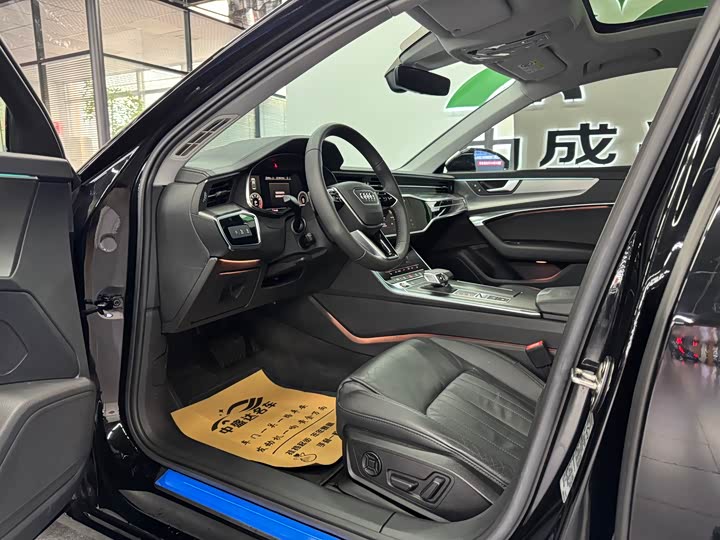 Фото 6 - Audi A6L