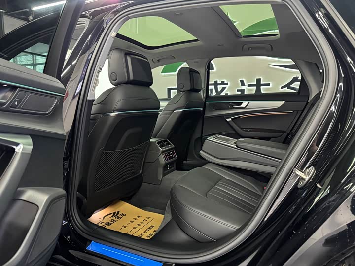 Фото 7 - Audi A6L