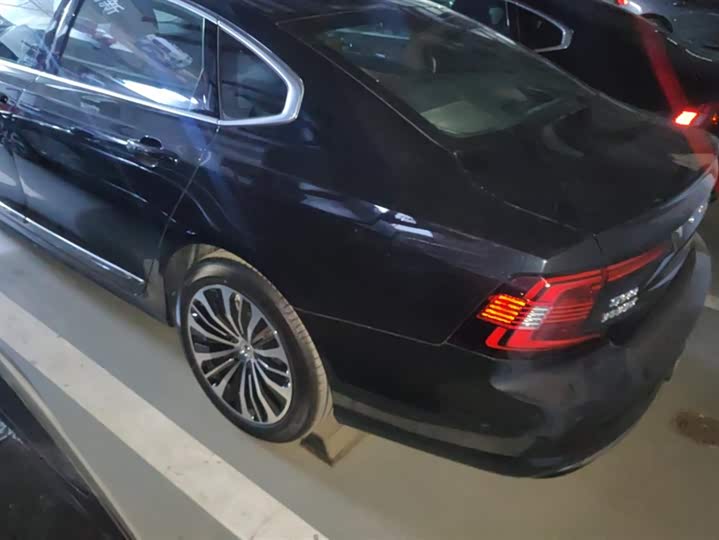 Фото 3 - Volvo S90