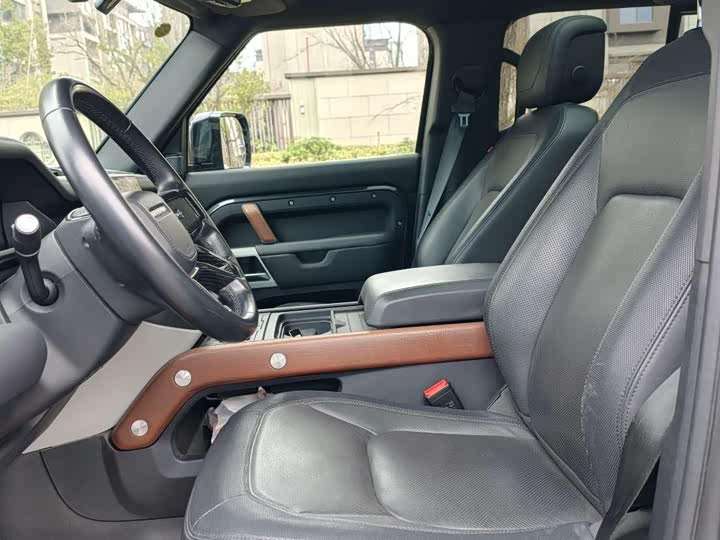 Фото 9 - Land Rover Defender