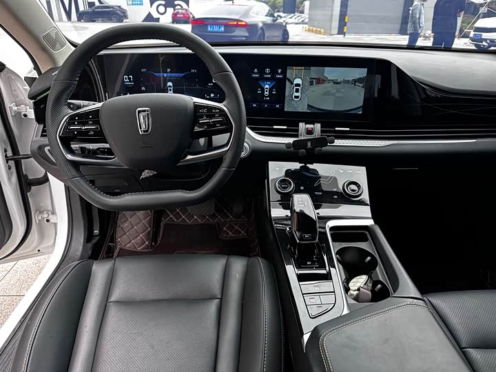 Фото 5 - Bestune B70