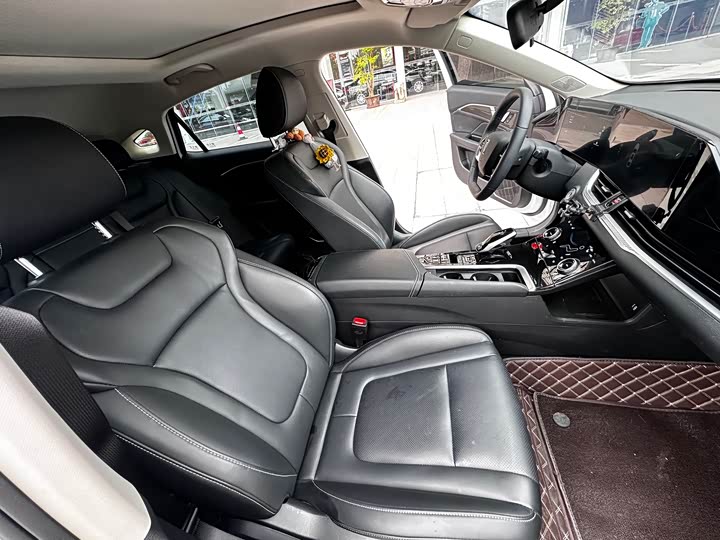 Фото 7 - Bestune B70